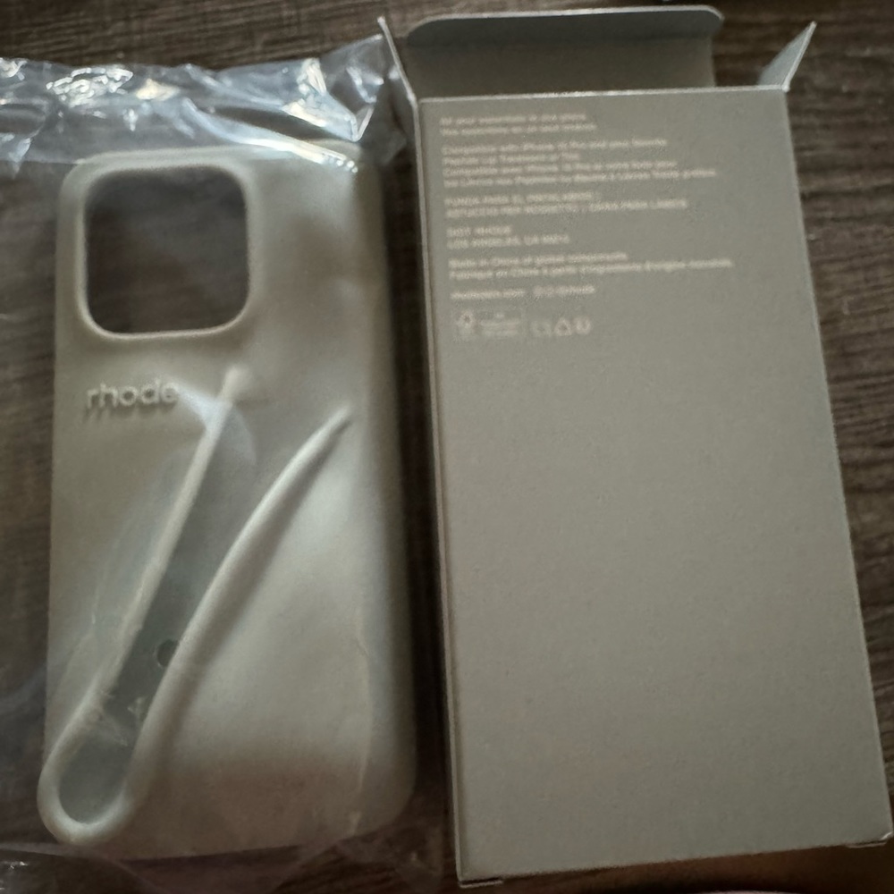 IPHONE 15 PRO RHODE PHONE CASE